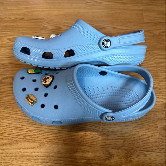 Women’s 10 Men’s 8 Size Crocs Carolina Blue Barely Worn w/jibbitz - Picture 3 of 5
